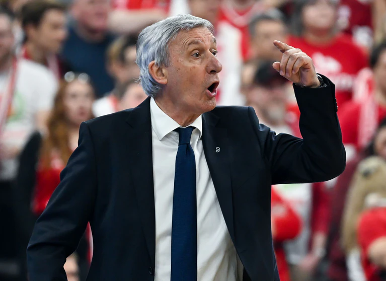Svetislav Pesic und die Bayern-Basketballer verpassten das Pokal-Endspiel in eigener Halle. — © Sven Hoppe/dpa