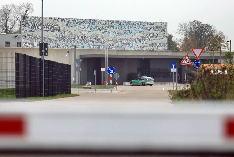 Seit Wochen gibt es Vorwürfe gegen Mitarbeiter im bayerischen Justizvollzug. (Symbolbild) — © Karl-Josef Hildenbrand/dpa