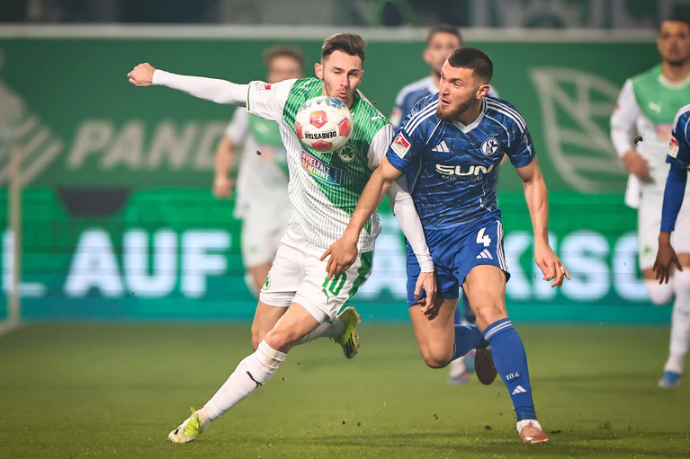 Fürth ging mit einer Führung in die Pause. — © Daniel Karmann/dpa