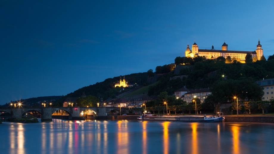 Würzburg abends Festung